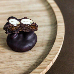 Rojok Kaplı Kayısı Bademli 250 gr
